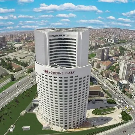 Crowne Plaza Oryapark By Ihg מלון