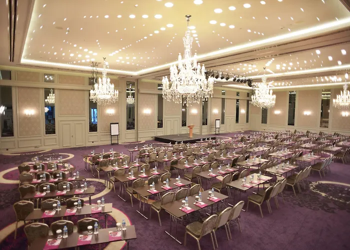 Crowne Plaza Oryapark By Ihg 5*